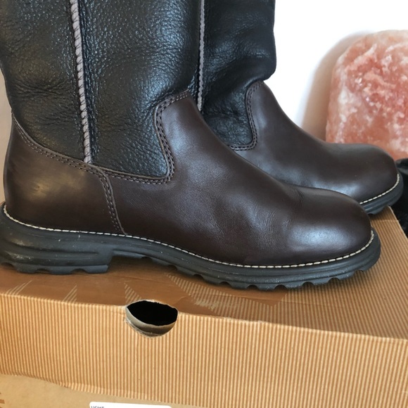 “Brooks” tall UGGS - Picture 6 of 8